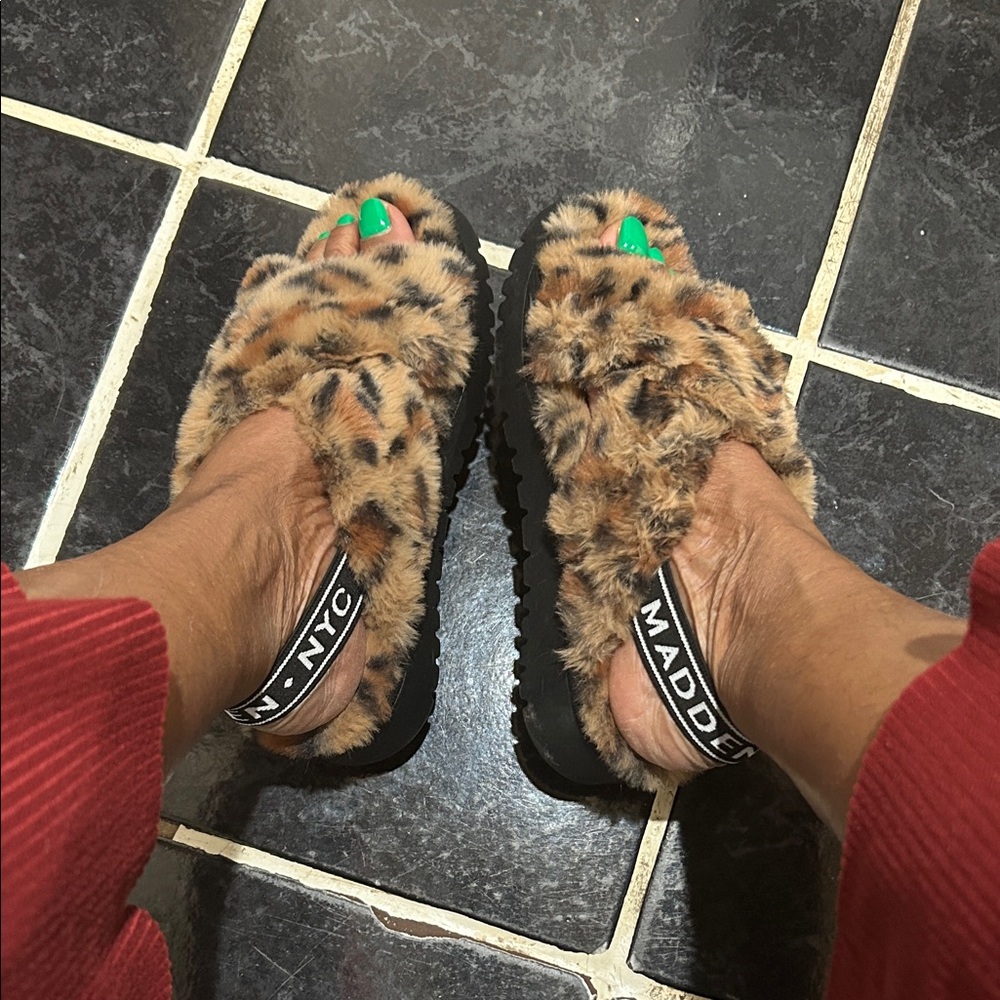 Fuzzy Leopard Print Slippers
